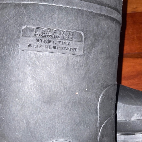 Genfoot Inc. Black Steel Toe Slip Resistant Rubber Safety Boots SIZE: 11 - Picture 8 of 8